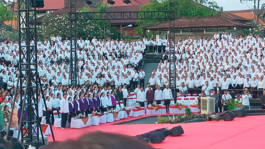 Pertemuan Kader Posyandu Seluruh Bali di Panggung Terbuka Ardha Candra